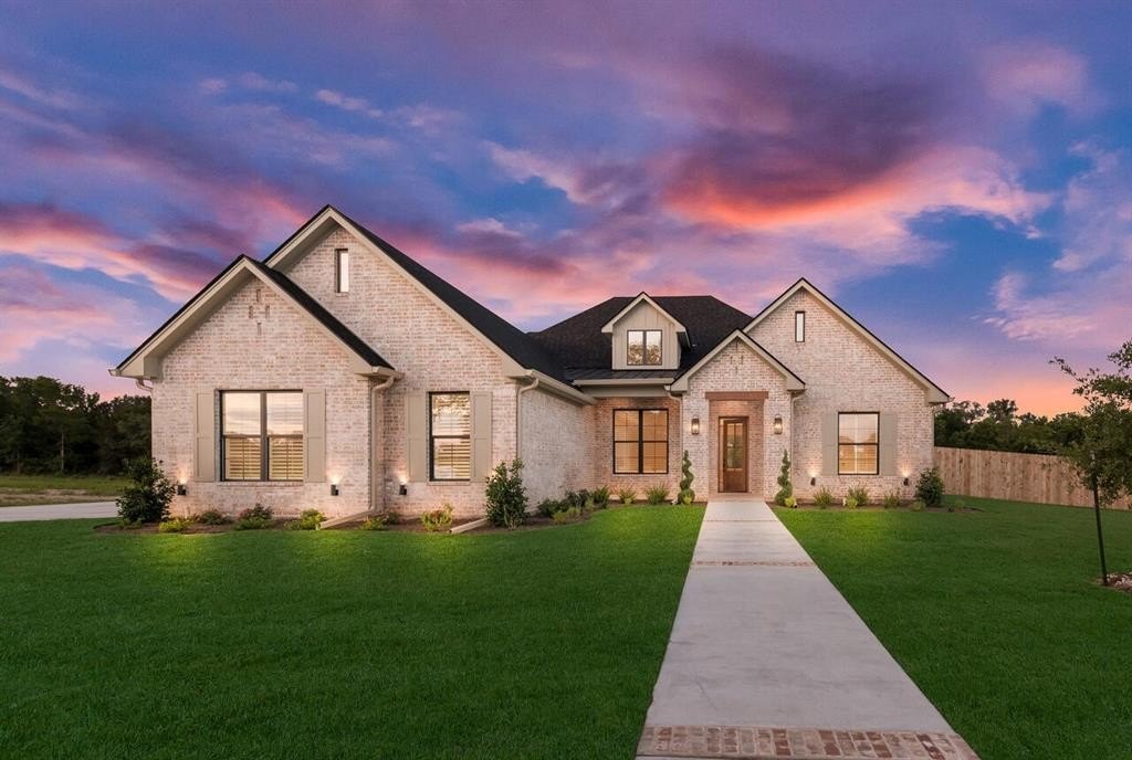 8005 Bee Cave Road, China Spring, TX 76633, 4 Bedrooms Bedrooms, ,3 BathroomsBathrooms,Residential,For Sale,8005 Bee Cave Road,21002616