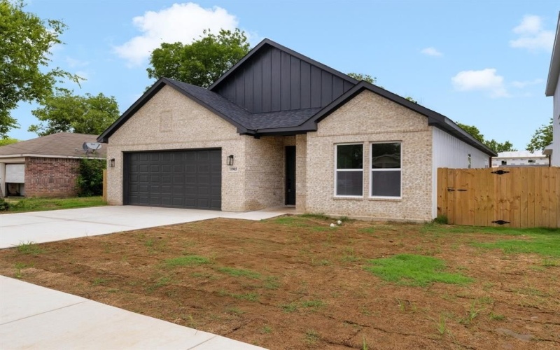 1905 Dillard Street, Fort Worth, TX 76105, 3 Bedrooms Bedrooms, ,2 BathroomsBathrooms,Residential,For Sale,1905 Dillard Street,21003011
