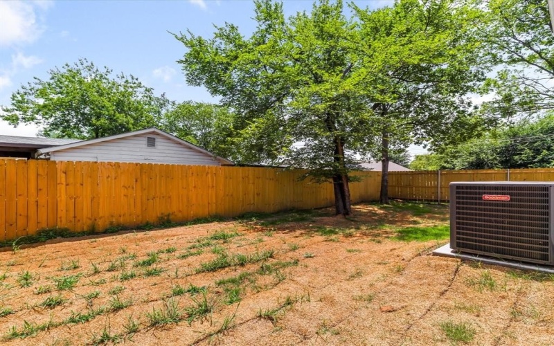 1909 Dillard Street, Fort Worth, TX 76105, 4 Habitaciones Habitaciones , ,2 BañosBaños,Residential,En Venta,1909 Dillard Street,21003036