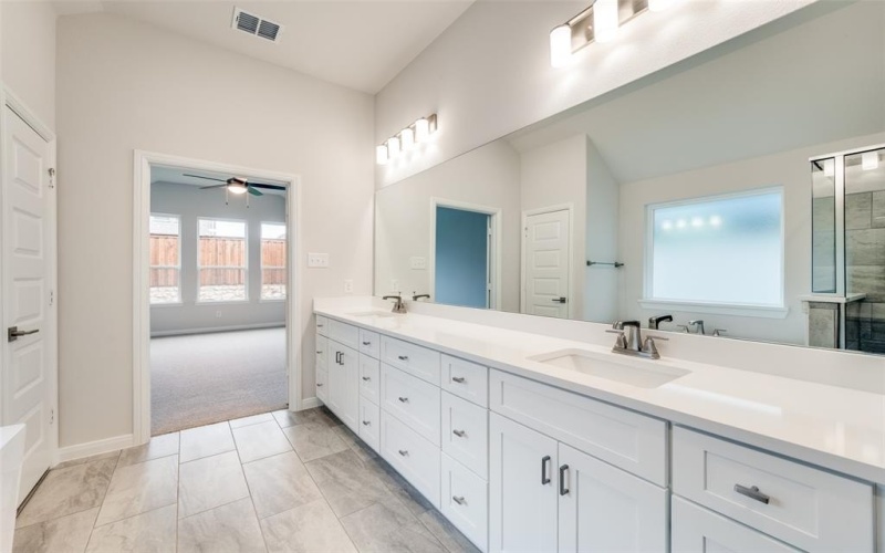 4105 Blackbird Avenue, Little Elm, TX 75068, 4 Habitaciones Habitaciones , ,3 BañosBaños,Residential,En Venta,4105 Blackbird Avenue,21002049