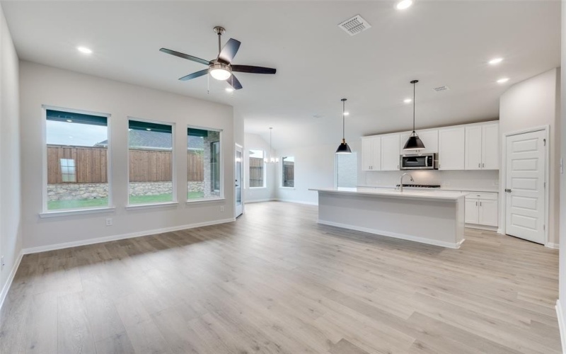 4105 Blackbird Avenue, Little Elm, TX 75068, 4 Habitaciones Habitaciones , ,3 BañosBaños,Residential,En Venta,4105 Blackbird Avenue,21002049