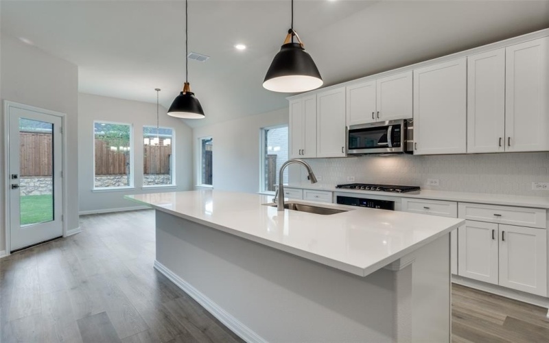 4105 Blackbird Avenue, Little Elm, TX 75068, 4 Habitaciones Habitaciones , ,3 BañosBaños,Residential,En Venta,4105 Blackbird Avenue,21002049