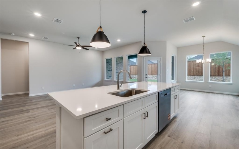 4105 Blackbird Avenue, Little Elm, TX 75068, 4 Habitaciones Habitaciones , ,3 BañosBaños,Residential,En Venta,4105 Blackbird Avenue,21002049