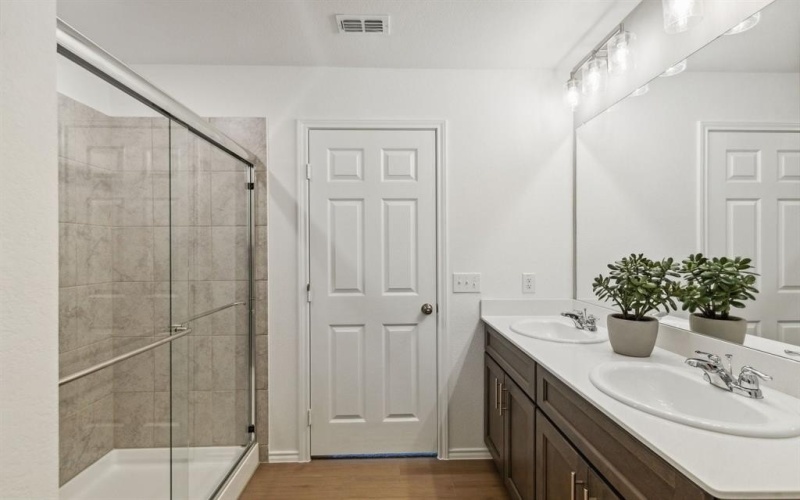 2407 Roundstone Way, Lowry Crossing, TX 75407, 4 Habitaciones Habitaciones , ,3 BañosBaños,Residential,En Venta,2407 Roundstone Way,21002059