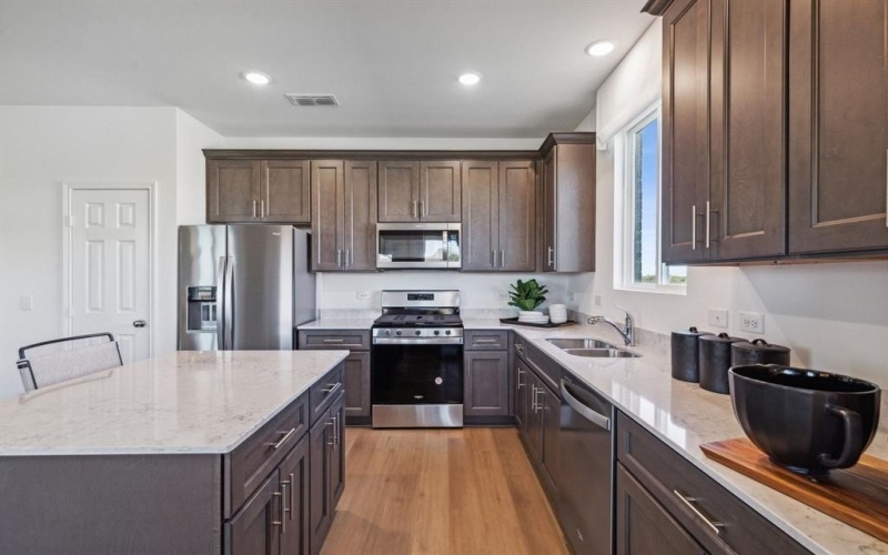 2407 Roundstone Way, Lowry Crossing, TX 75407, 4 Habitaciones Habitaciones , ,3 BañosBaños,Residential,En Venta,2407 Roundstone Way,21002059