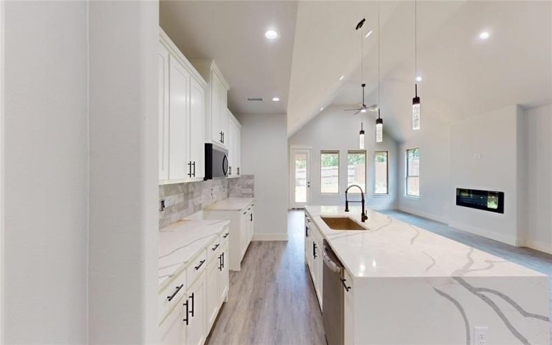 4755 Ramey Avenue, Fort Worth, TX 76105, 4 Bedrooms Bedrooms, ,2 BathroomsBathrooms,Residential,For Sale,4755 Ramey Avenue,21002121