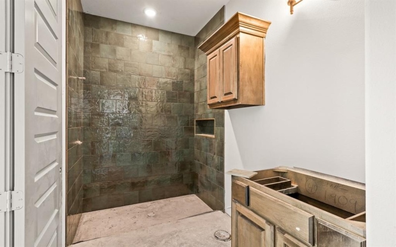 324 Chapel View Court, Heath, TX 75032, 5 Bedrooms Bedrooms, ,5 BathroomsBathrooms,Residential,For Sale,324 Chapel View Court,21002138