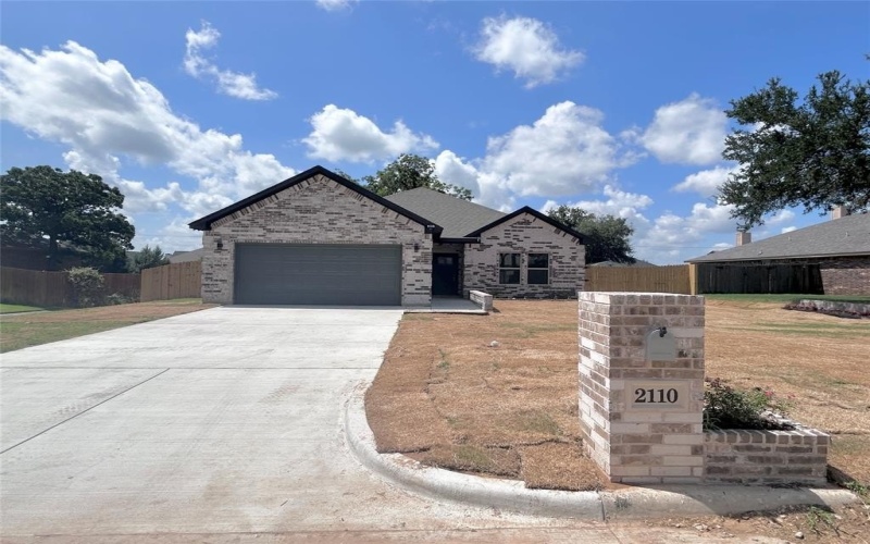 2110 Ridgewood Drive, Bridgeport, TX 76426, 3 Bedrooms Bedrooms, ,2 BathroomsBathrooms,Residential,For Sale,2110 Ridgewood Drive,21002185