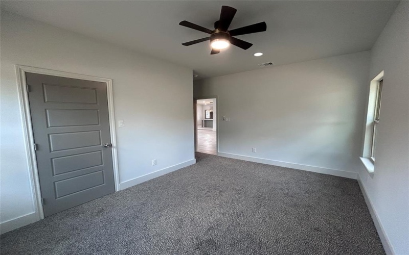 2110 Ridgewood Drive, Bridgeport, TX 76426, 3 Bedrooms Bedrooms, ,2 BathroomsBathrooms,Residential,For Sale,2110 Ridgewood Drive,21002185