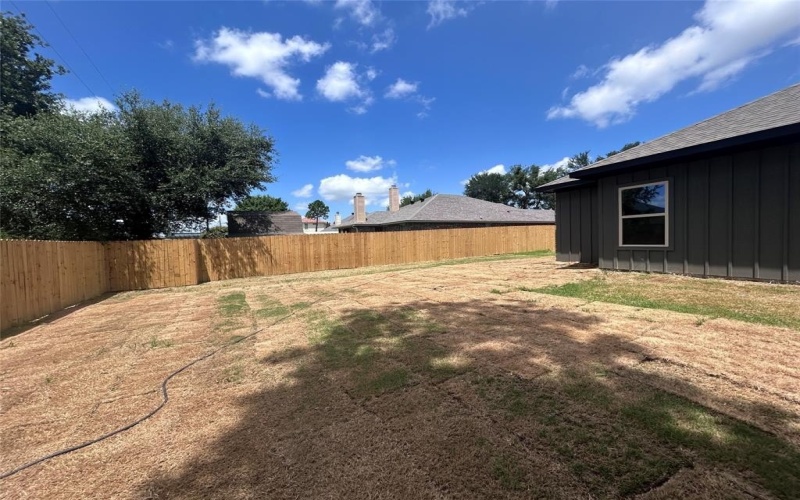 2110 Ridgewood Drive, Bridgeport, TX 76426, 3 Bedrooms Bedrooms, ,2 BathroomsBathrooms,Residential,For Sale,2110 Ridgewood Drive,21002185