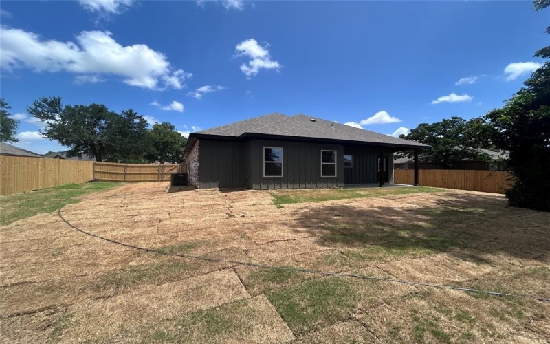 2110 Ridgewood Drive, Bridgeport, TX 76426, 3 Bedrooms Bedrooms, ,2 BathroomsBathrooms,Residential,For Sale,2110 Ridgewood Drive,21002185