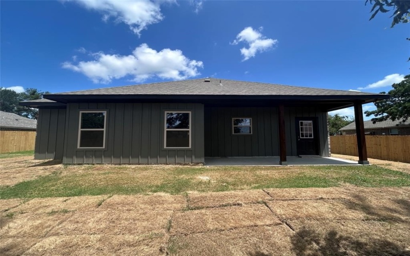 2110 Ridgewood Drive, Bridgeport, TX 76426, 3 Bedrooms Bedrooms, ,2 BathroomsBathrooms,Residential,For Sale,2110 Ridgewood Drive,21002185
