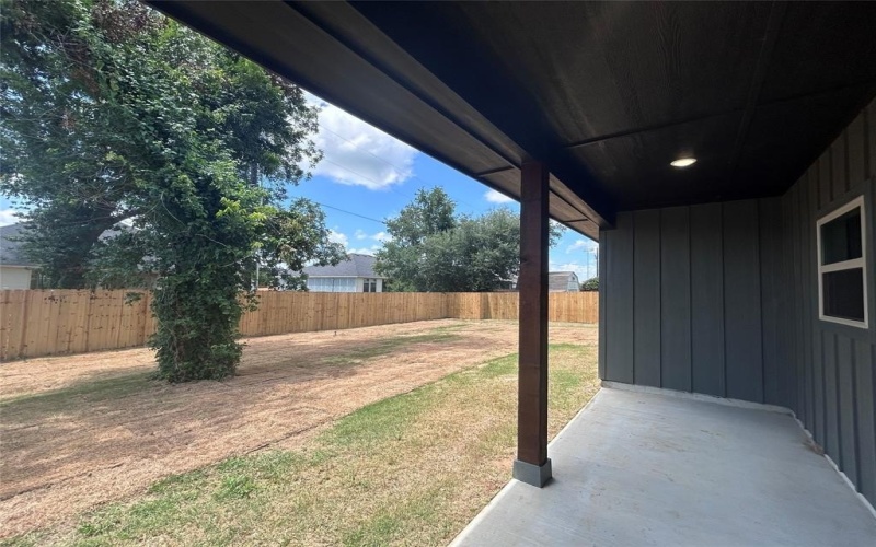 2110 Ridgewood Drive, Bridgeport, TX 76426, 3 Bedrooms Bedrooms, ,2 BathroomsBathrooms,Residential,For Sale,2110 Ridgewood Drive,21002185