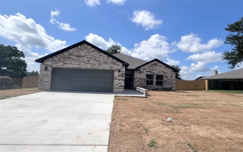 2110 Ridgewood Drive, Bridgeport, TX 76426, 3 Bedrooms Bedrooms, ,2 BathroomsBathrooms,Residential,For Sale,2110 Ridgewood Drive,21002185