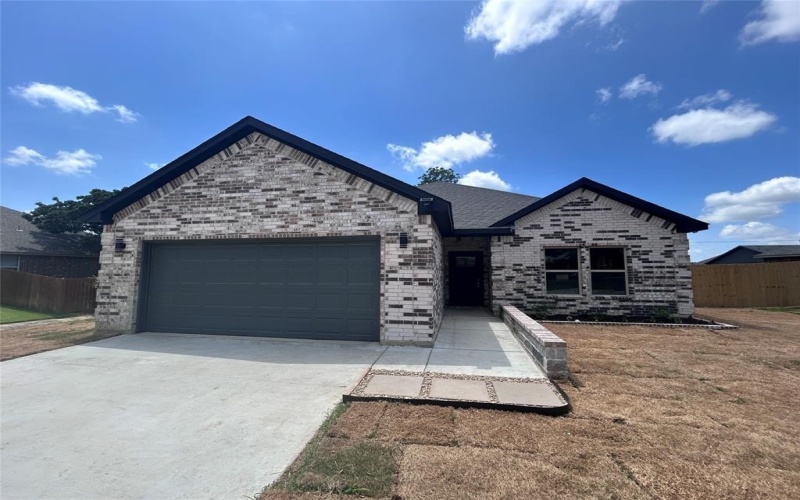 2110 Ridgewood Drive, Bridgeport, TX 76426, 3 Bedrooms Bedrooms, ,2 BathroomsBathrooms,Residential,For Sale,2110 Ridgewood Drive,21002185