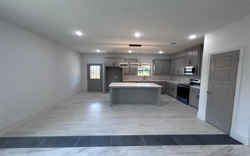 2110 Ridgewood Drive, Bridgeport, TX 76426, 3 Bedrooms Bedrooms, ,2 BathroomsBathrooms,Residential,For Sale,2110 Ridgewood Drive,21002185