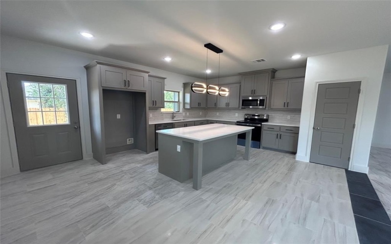 2110 Ridgewood Drive, Bridgeport, TX 76426, 3 Bedrooms Bedrooms, ,2 BathroomsBathrooms,Residential,For Sale,2110 Ridgewood Drive,21002185