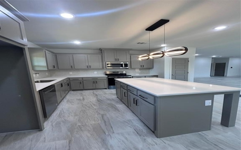 2110 Ridgewood Drive, Bridgeport, TX 76426, 3 Bedrooms Bedrooms, ,2 BathroomsBathrooms,Residential,For Sale,2110 Ridgewood Drive,21002185