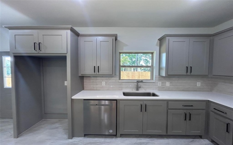 2110 Ridgewood Drive, Bridgeport, TX 76426, 3 Bedrooms Bedrooms, ,2 BathroomsBathrooms,Residential,For Sale,2110 Ridgewood Drive,21002185