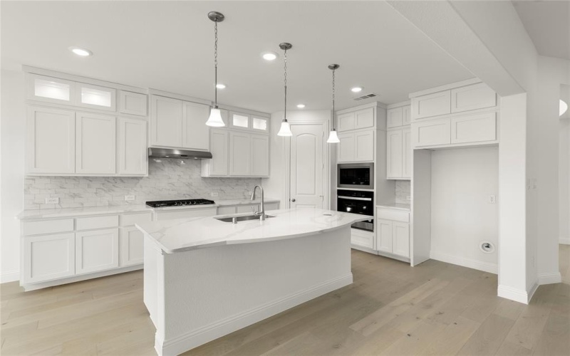 2430 Miranda Lane, Rockwall, TX 75087, 4 Bedrooms Bedrooms, ,5 BathroomsBathrooms,Residential,For Sale,2430 Miranda Lane,21002196
