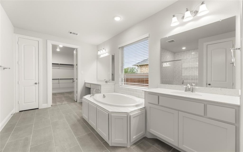 1008 Roys Drive, Rockwall, TX 75087, 3 Habitaciones Habitaciones , ,3 BañosBaños,Residential,En Venta,1008 Roys Drive,21002268