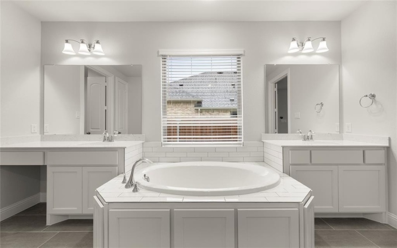 1008 Roys Drive, Rockwall, TX 75087, 3 Habitaciones Habitaciones , ,3 BañosBaños,Residential,En Venta,1008 Roys Drive,21002268