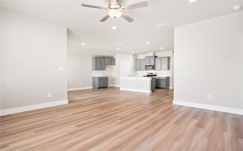 1013 Las Palmas Drive, Rockport, TX 78382, 4 Habitaciones Habitaciones , ,2 BañosBaños,Residential,En Venta,1013 Las Palmas Drive,462128