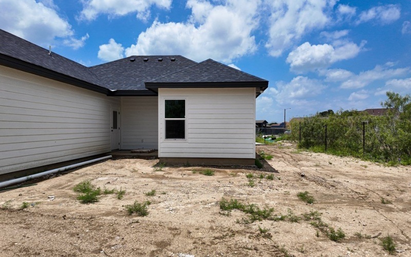 217 Sunset Loop, Eagle Pass, TX 78852, 3 Habitaciones Habitaciones , ,2 BañosBaños,Residential,En Venta,217 Sunset Loop,81450