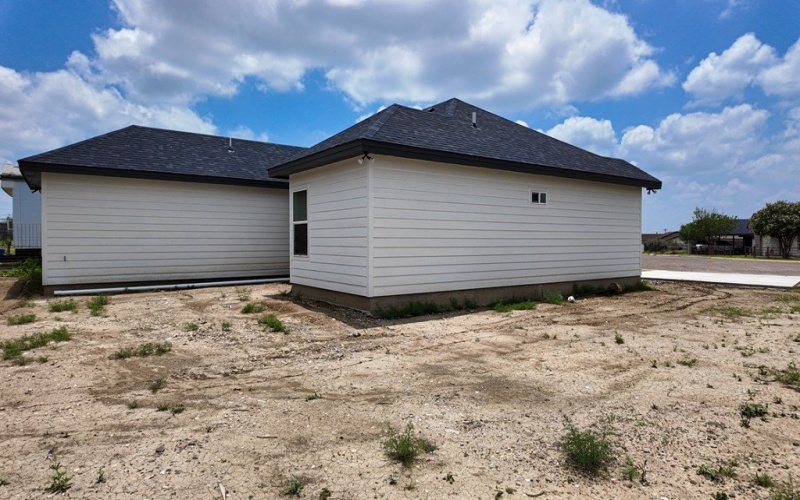 217 Sunset Loop, Eagle Pass, TX 78852, 3 Habitaciones Habitaciones , ,2 BañosBaños,Residential,En Venta,217 Sunset Loop,81450