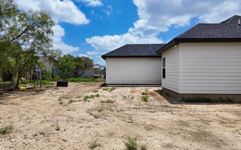 217 Sunset Loop, Eagle Pass, TX 78852, 3 Habitaciones Habitaciones , ,2 BañosBaños,Residential,En Venta,217 Sunset Loop,81450