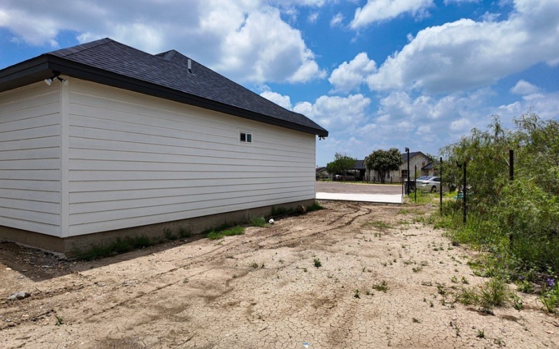 217 Sunset Loop, Eagle Pass, TX 78852, 3 Habitaciones Habitaciones , ,2 BañosBaños,Residential,En Venta,217 Sunset Loop,81450