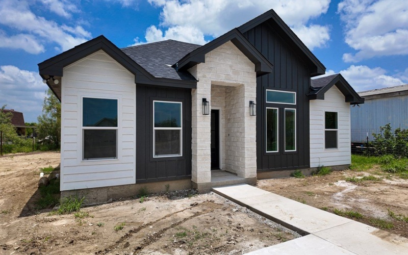 217 Sunset Loop, Eagle Pass, TX 78852, 3 Habitaciones Habitaciones , ,2 BañosBaños,Residential,En Venta,217 Sunset Loop,81450