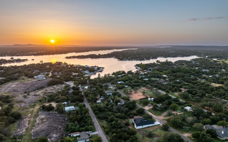 137 W Granitecastle Drive, Granite Shoals, TX 78654-0000, 3 Habitaciones Habitaciones , ,2 BañosBaños,Residential,En Venta,137 W Granitecastle Drive,0,174314