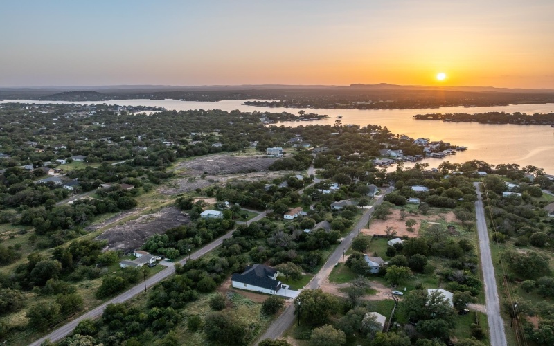 137 W Granitecastle Drive, Granite Shoals, TX 78654-0000, 3 Habitaciones Habitaciones , ,2 BañosBaños,Residential,En Venta,137 W Granitecastle Drive,0,174314