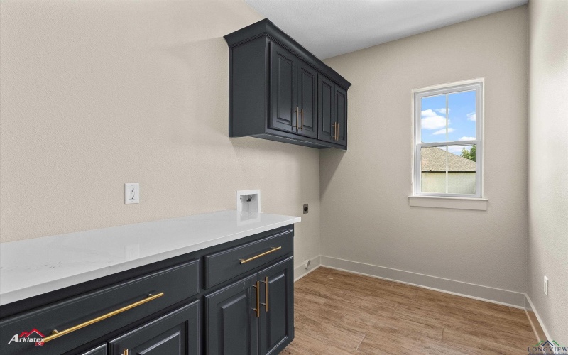 190 Brooks Dr, Gladewater, TX 75647, 5 Habitaciones Habitaciones , ,3 BañosBaños,Residential,En Venta,190 Brooks Dr,20254971
