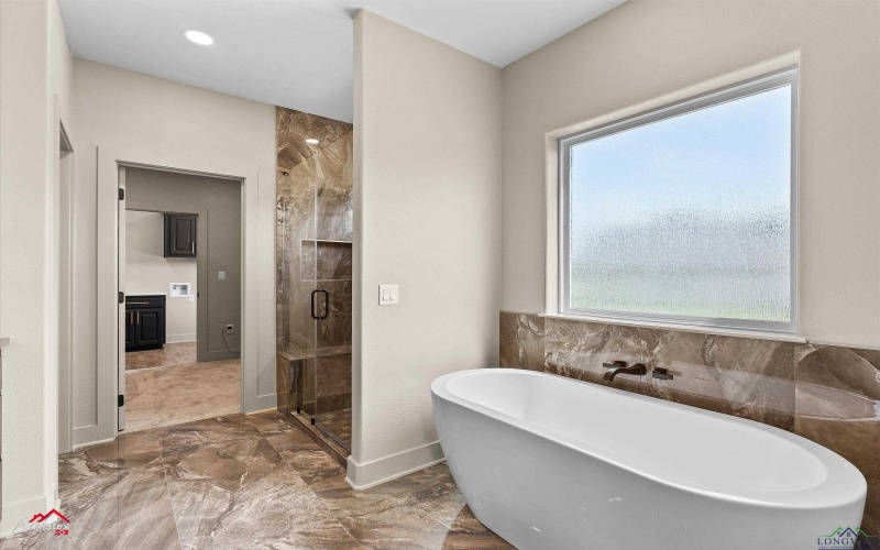 190 Brooks Dr, Gladewater, TX 75647, 5 Habitaciones Habitaciones , ,3 BañosBaños,Residential,En Venta,190 Brooks Dr,20254971