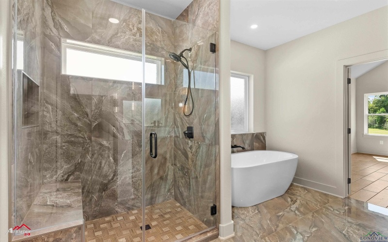 190 Brooks Dr, Gladewater, TX 75647, 5 Habitaciones Habitaciones , ,3 BañosBaños,Residential,En Venta,190 Brooks Dr,20254971