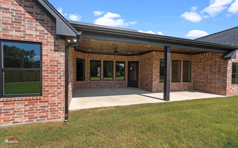 190 Brooks Dr, Gladewater, TX 75647, 5 Habitaciones Habitaciones , ,3 BañosBaños,Residential,En Venta,190 Brooks Dr,20254971