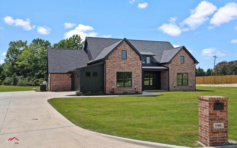 190 Brooks Dr, Gladewater, TX 75647, 5 Habitaciones Habitaciones , ,3 BañosBaños,Residential,En Venta,190 Brooks Dr,20254971