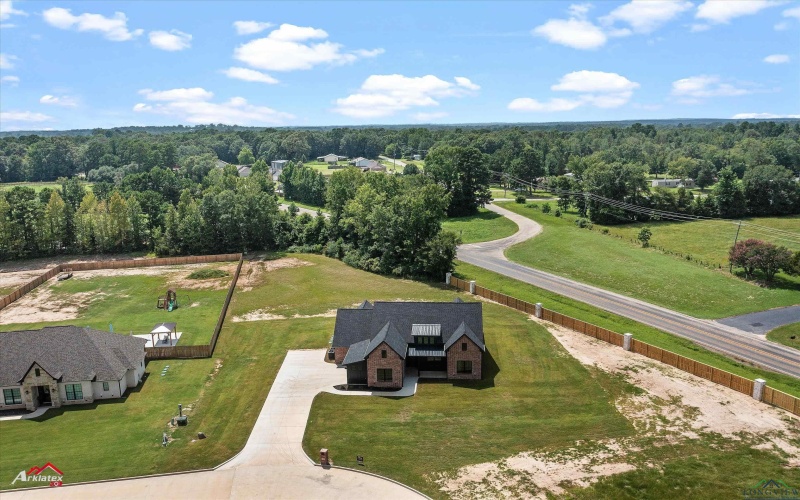 190 Brooks Dr, Gladewater, TX 75647, 5 Habitaciones Habitaciones , ,3 BañosBaños,Residential,En Venta,190 Brooks Dr,20254971
