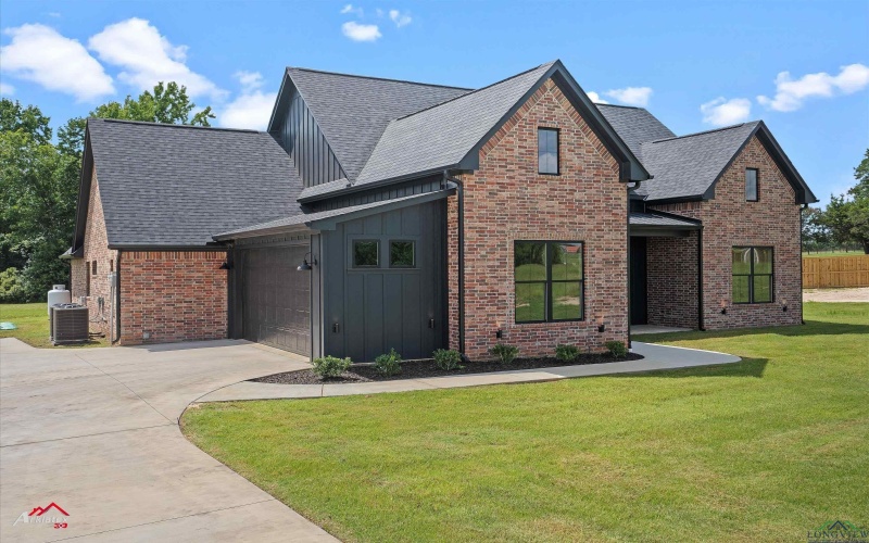 190 Brooks Dr, Gladewater, TX 75647, 5 Habitaciones Habitaciones , ,3 BañosBaños,Residential,En Venta,190 Brooks Dr,20254971