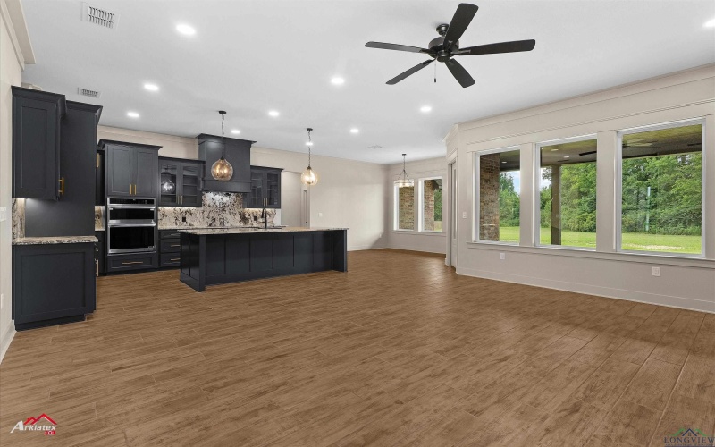 190 Brooks Dr, Gladewater, TX 75647, 5 Habitaciones Habitaciones , ,3 BañosBaños,Residential,En Venta,190 Brooks Dr,20254971