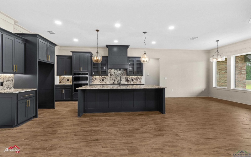 190 Brooks Dr, Gladewater, TX 75647, 5 Habitaciones Habitaciones , ,3 BañosBaños,Residential,En Venta,190 Brooks Dr,20254971