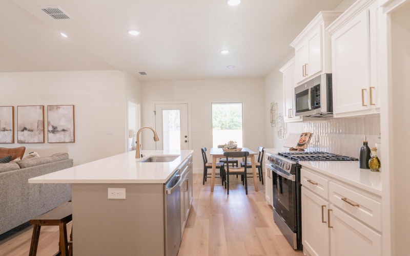 1409 Quincy Avenue, Lubbock, TX 79416, 3 Habitaciones Habitaciones , ,2 BañosBaños,Residential,En Venta,1409 Quincy Avenue,202557926
