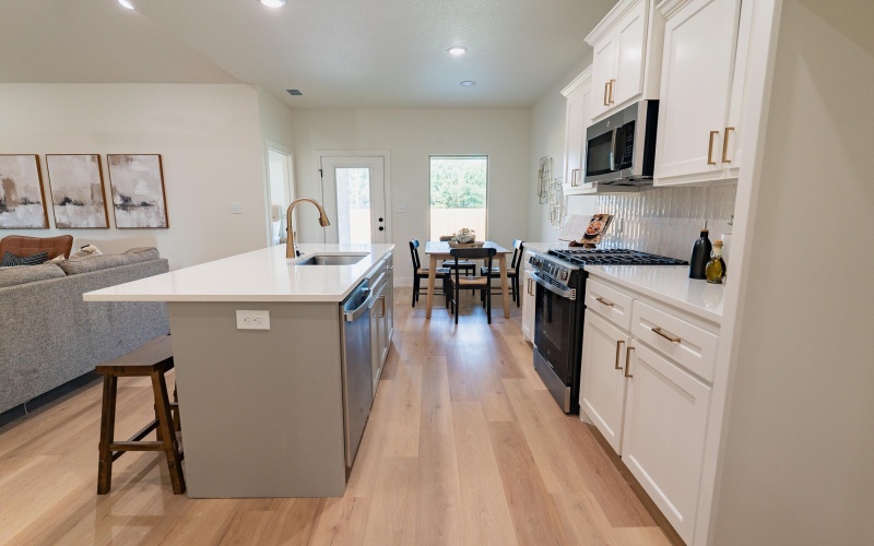 1409 Quincy Avenue, Lubbock, TX 79416, 3 Habitaciones Habitaciones , ,2 BañosBaños,Residential,En Venta,1409 Quincy Avenue,202557926
