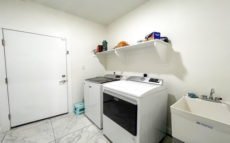 1421 Eagles LN, Laredo, TX 78045, 3 Habitaciones Habitaciones , ,2 BañosBaños,Residential,En Venta,1421 Eagles LN,20253112