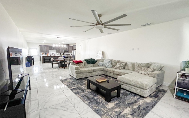 1421 Eagles LN, Laredo, TX 78045, 3 Habitaciones Habitaciones , ,2 BañosBaños,Residential,En Venta,1421 Eagles LN,20253112