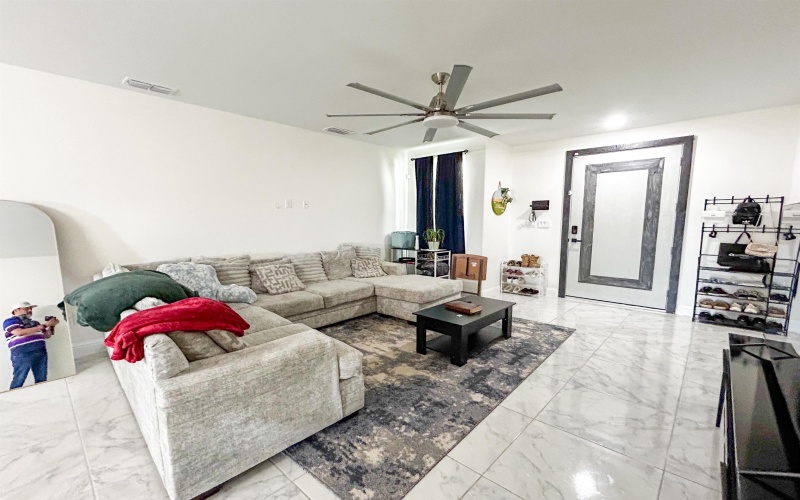 1421 Eagles LN, Laredo, TX 78045, 3 Habitaciones Habitaciones , ,2 BañosBaños,Residential,En Venta,1421 Eagles LN,20253112