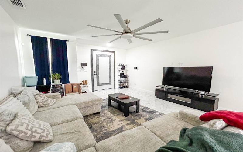 1421 Eagles LN, Laredo, TX 78045, 3 Habitaciones Habitaciones , ,2 BañosBaños,Residential,En Venta,1421 Eagles LN,20253112