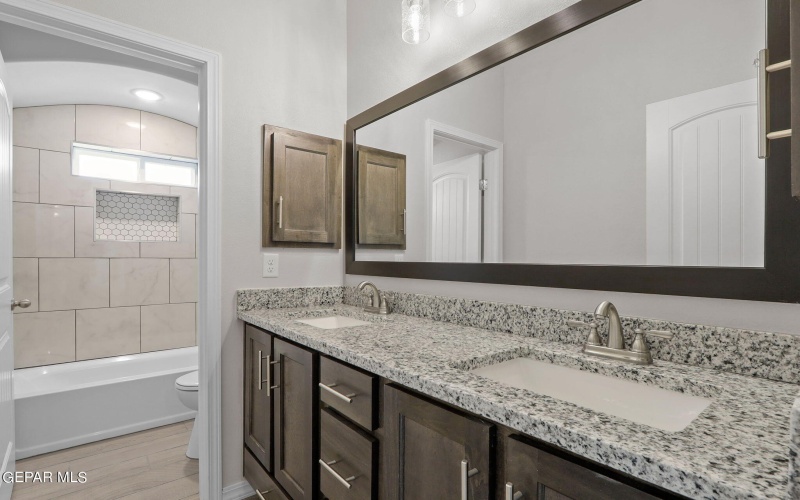 12117 Nesreen Drive, El Paso, TX 79934, 5 Habitaciones Habitaciones , ,3 BañosBaños,Residential,En Venta,12117 Nesreen Drive,899990